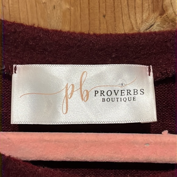 Proverbs boutique size medium soft material aztec sleeve top - Picture 3 of 6